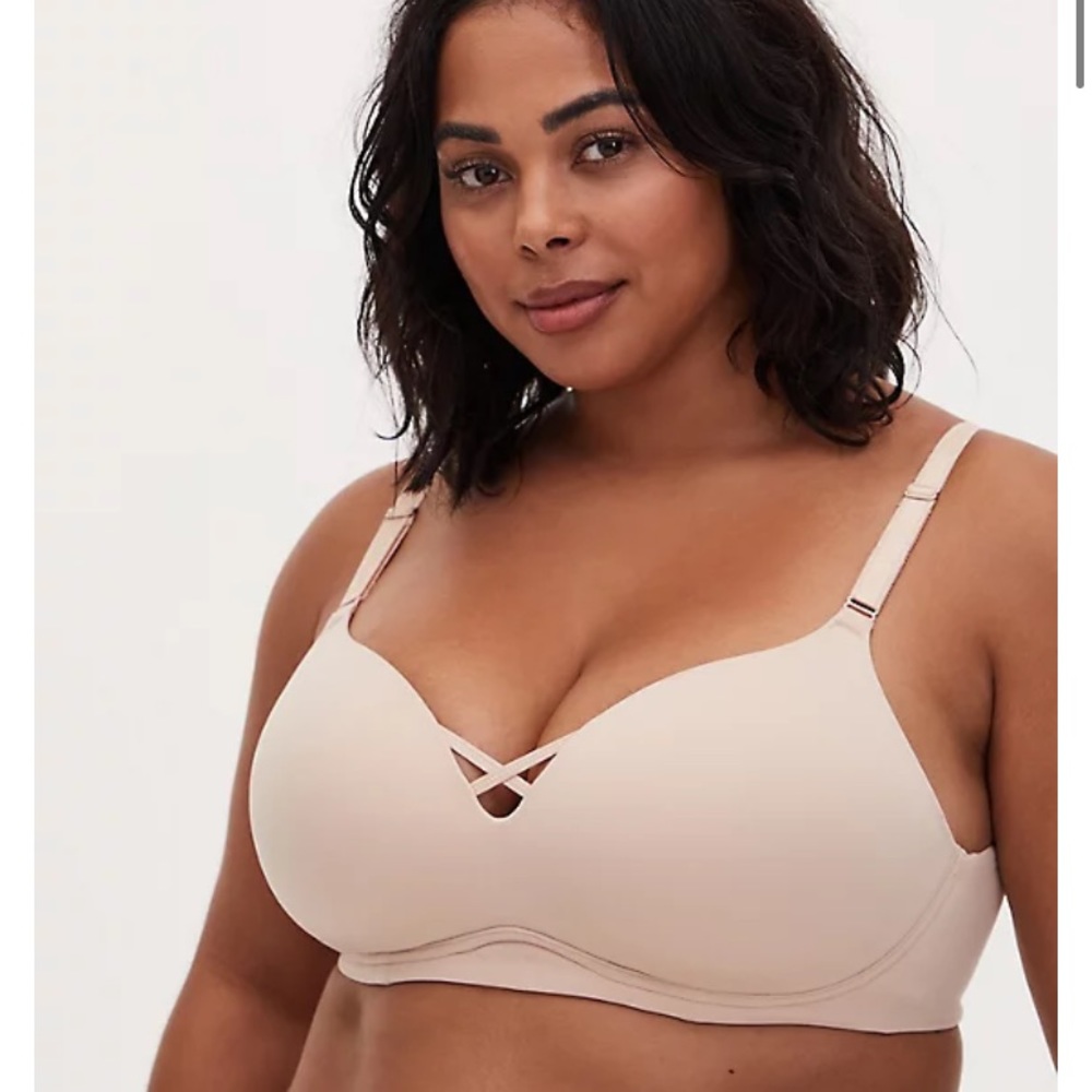 Torrid 46d wireless push up bra
